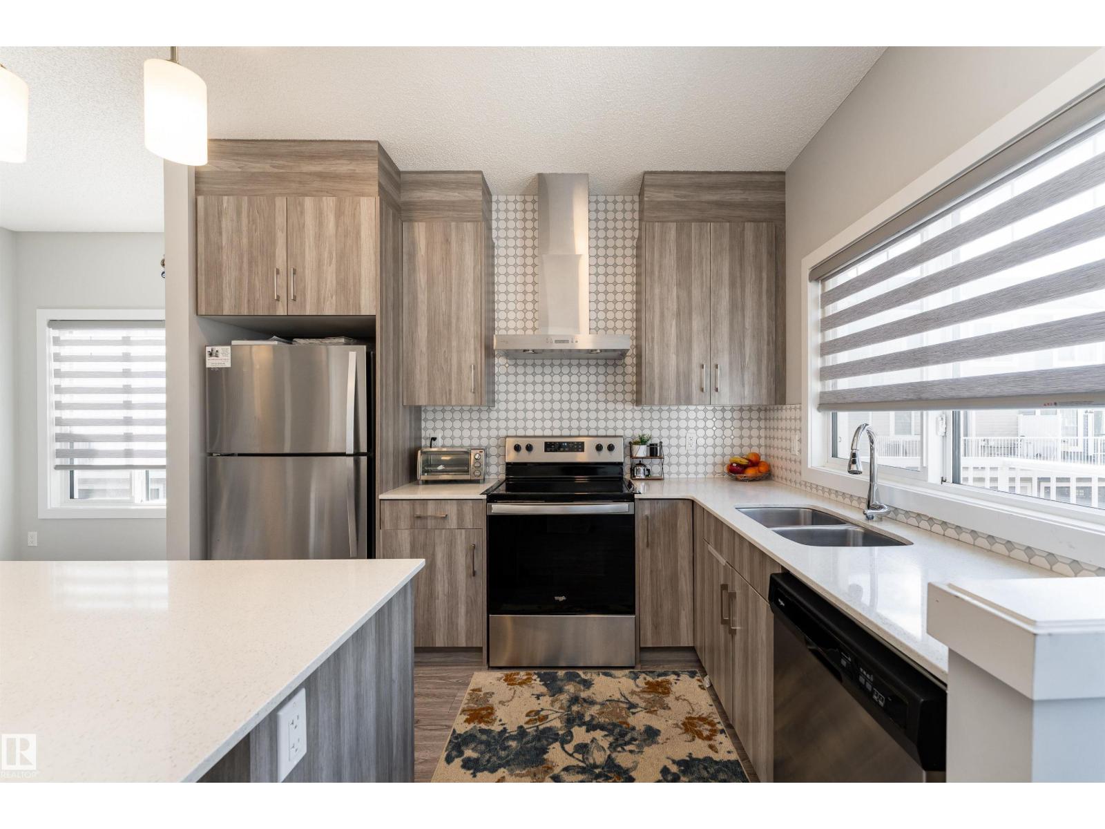 #41 2215 24 ST NW - 3