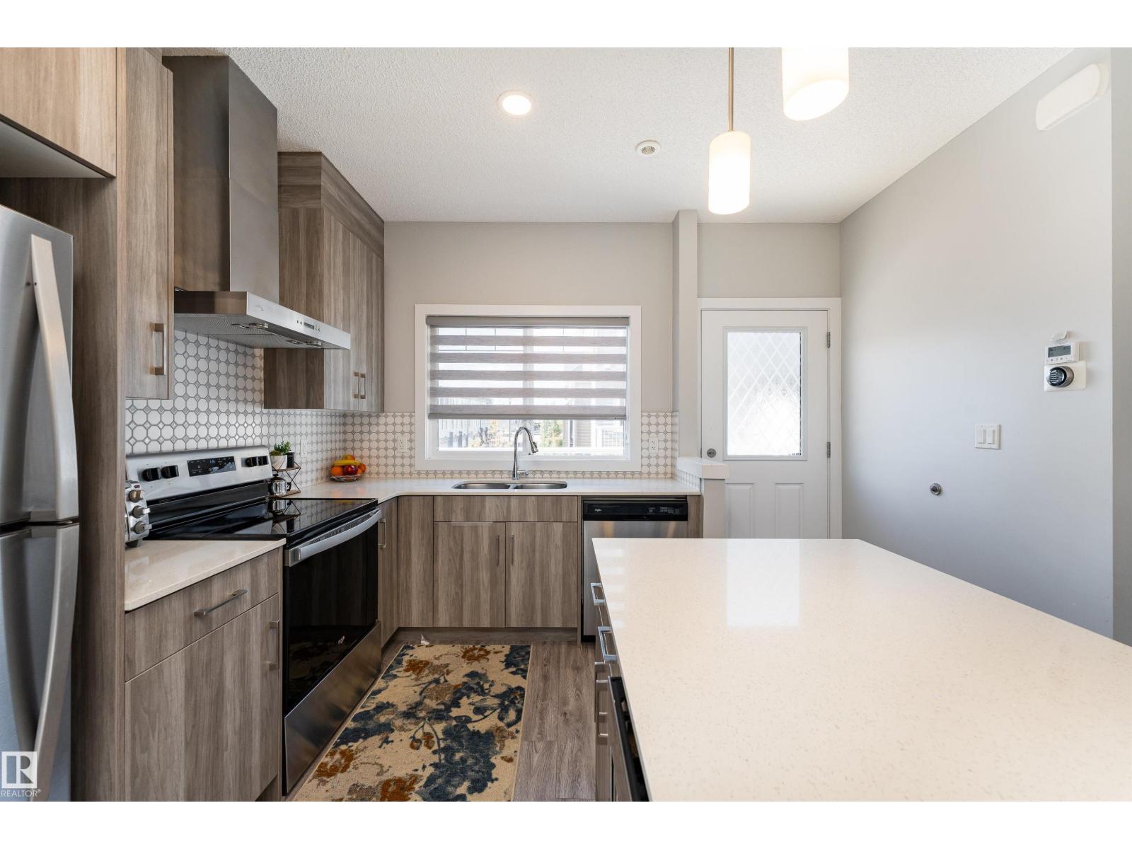 #41 2215 24 ST NW - 5