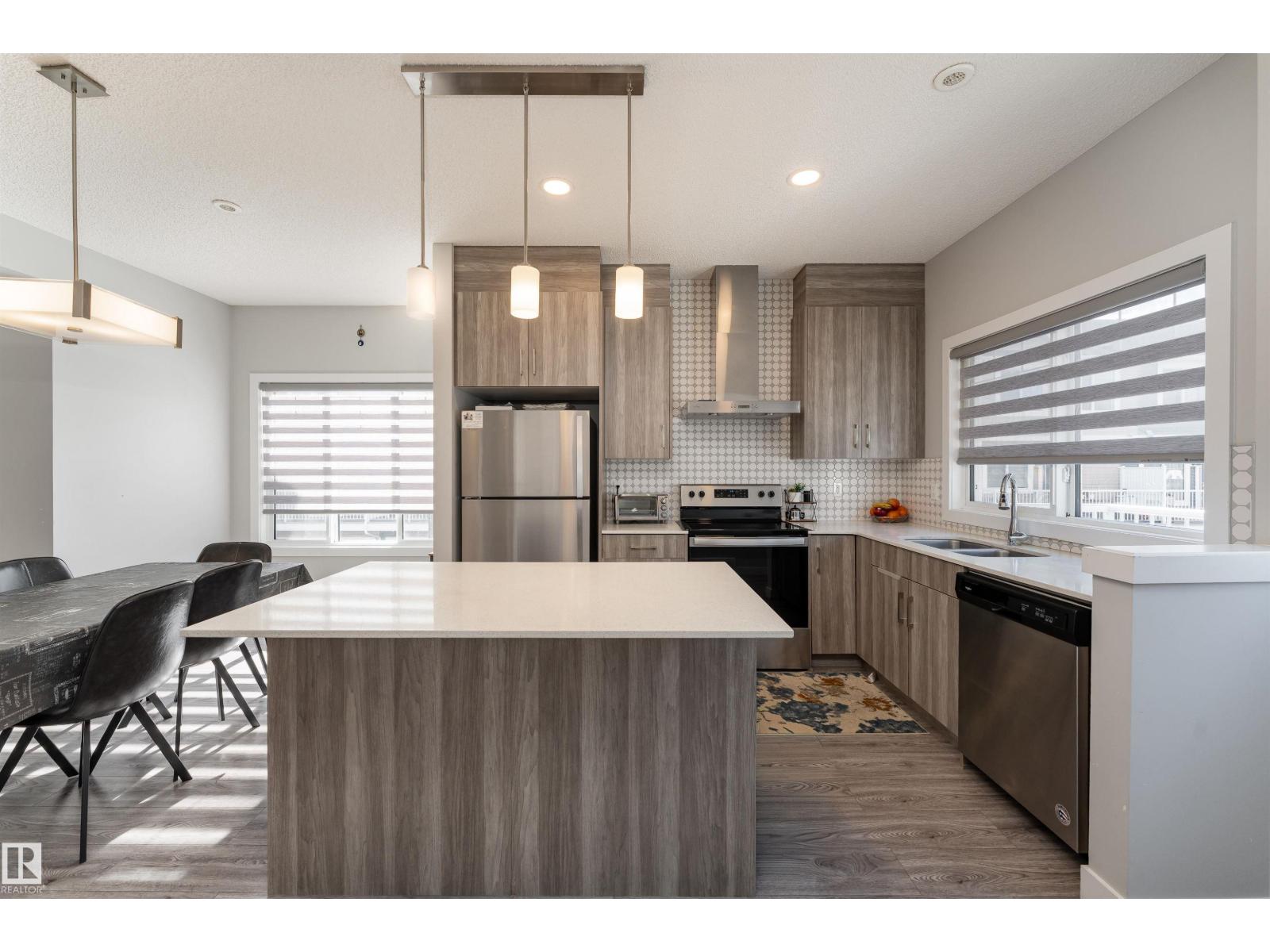 #41 2215 24 ST NW - 2