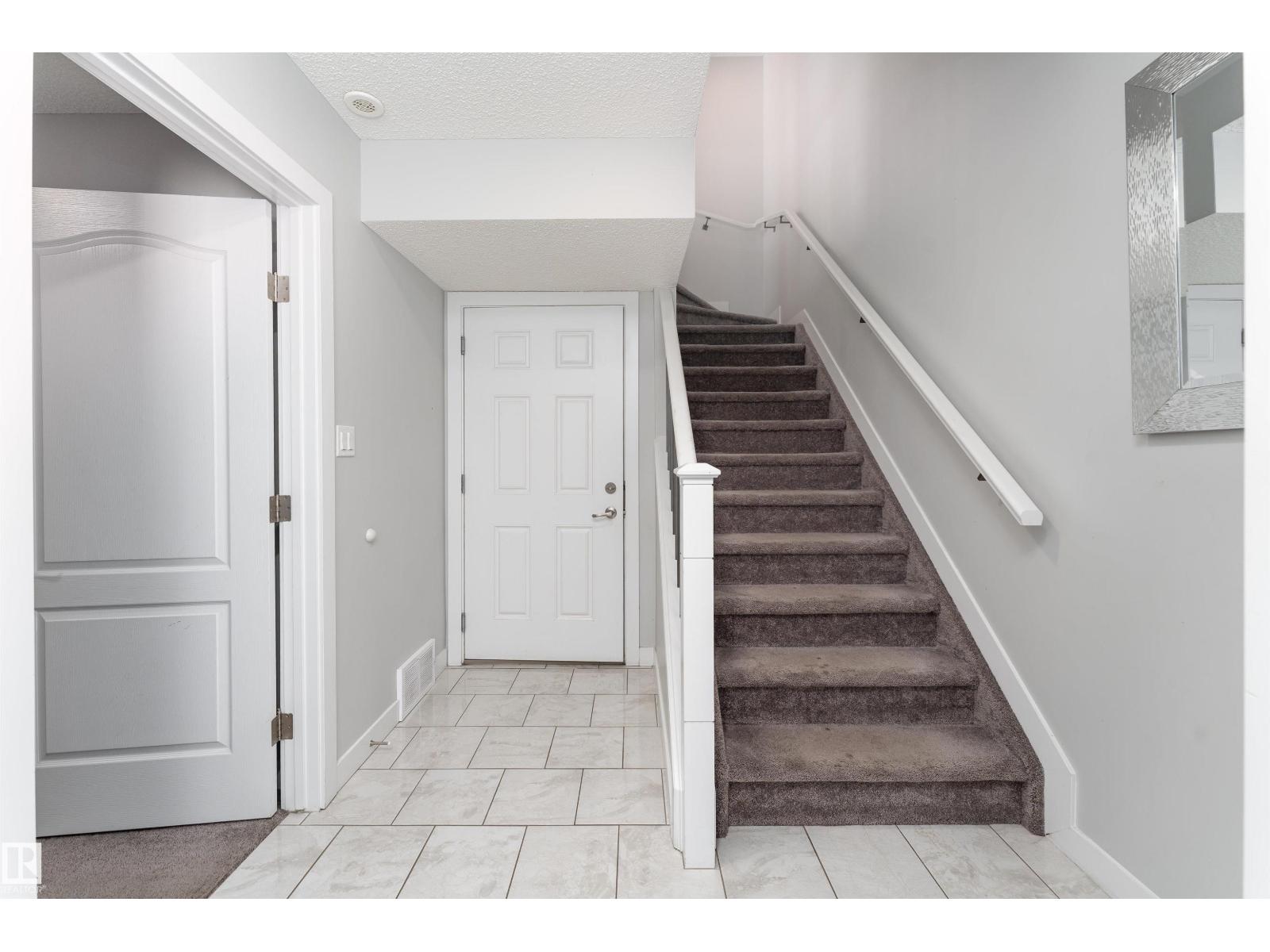 #41 2215 24 ST NW - 25