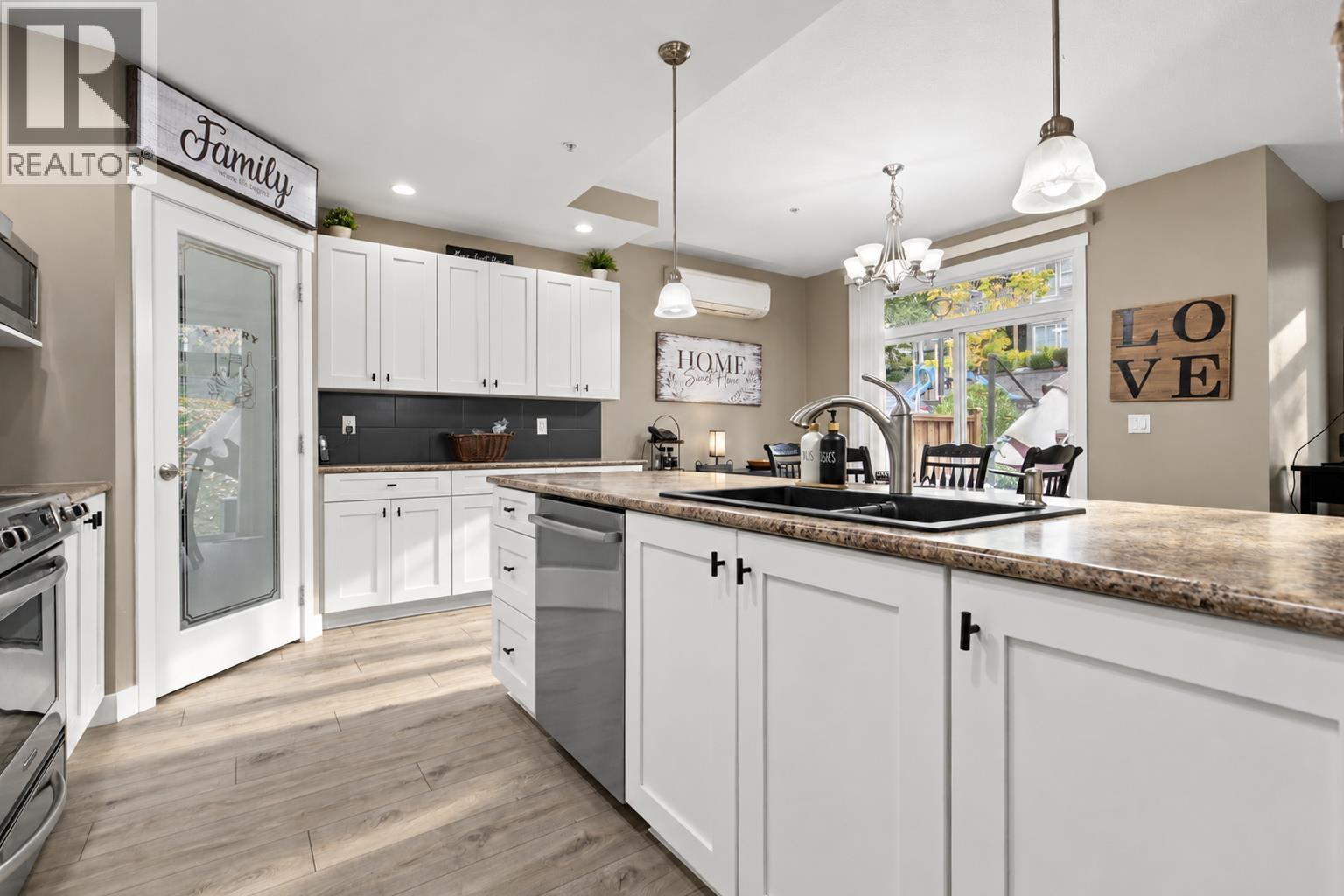 Photo of 25 11160 234A STREET 15
