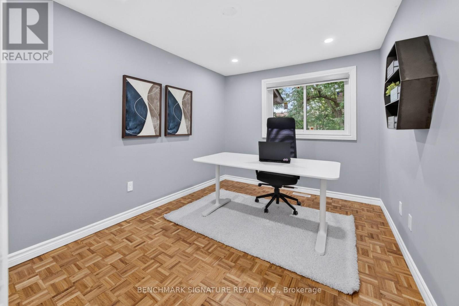 #11 5292 PINEDALE AVENUE - 23