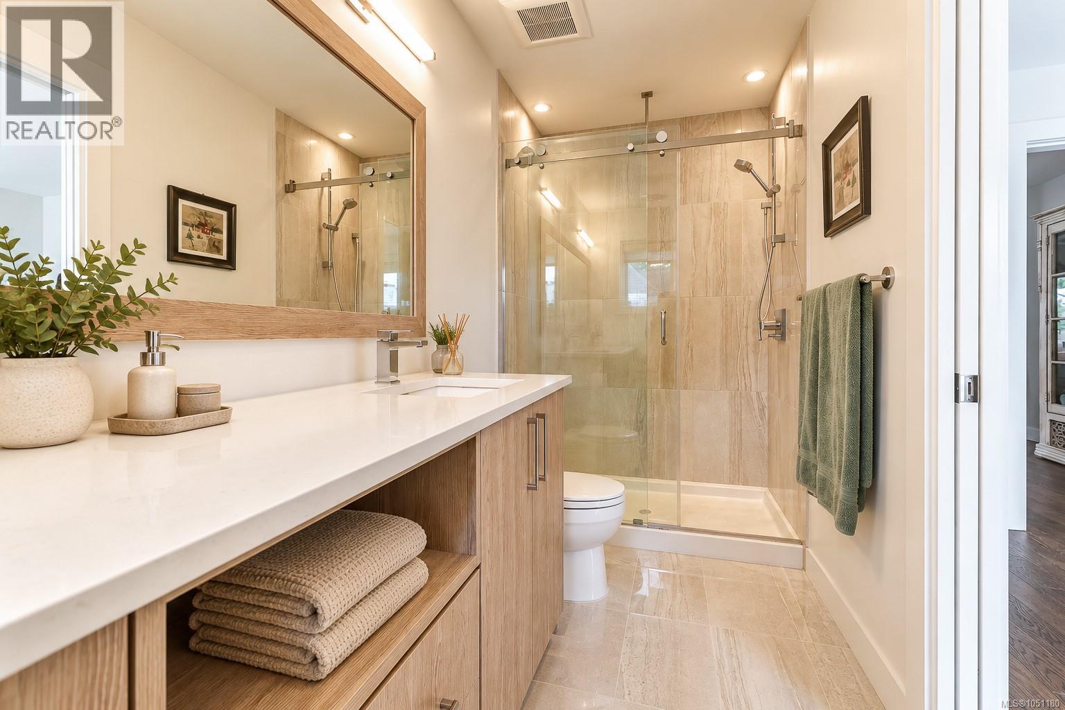 #7 1032 Cloverdale Ave - 21