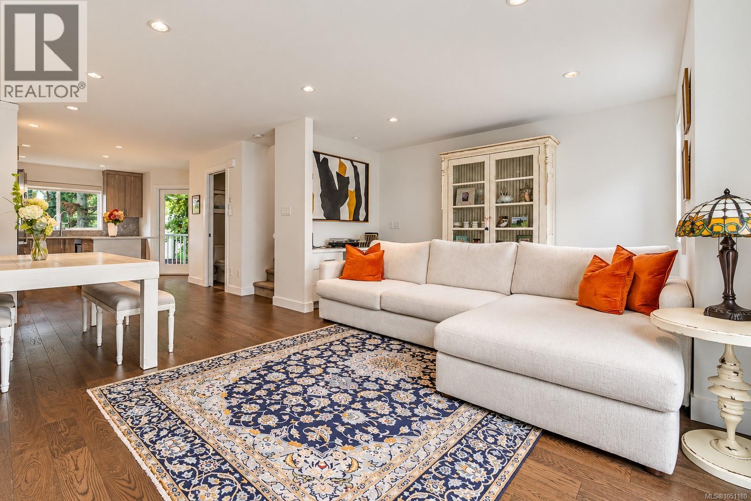#7 1032 Cloverdale Ave - Image 7