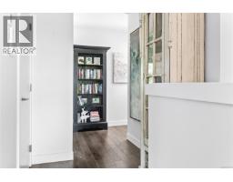 7 1032 Cloverdale Ave, Saanich, BC V8X2T9 Photo 12