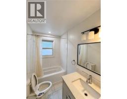 3pc Bathroom - 84 Weber Street S, Waterloo, ON N2J1Z9 Photo 6