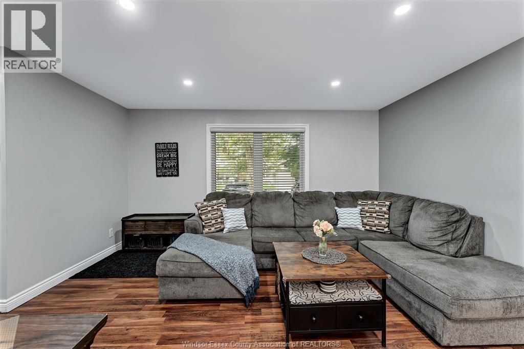3090 FAIRLANE - Image 12
