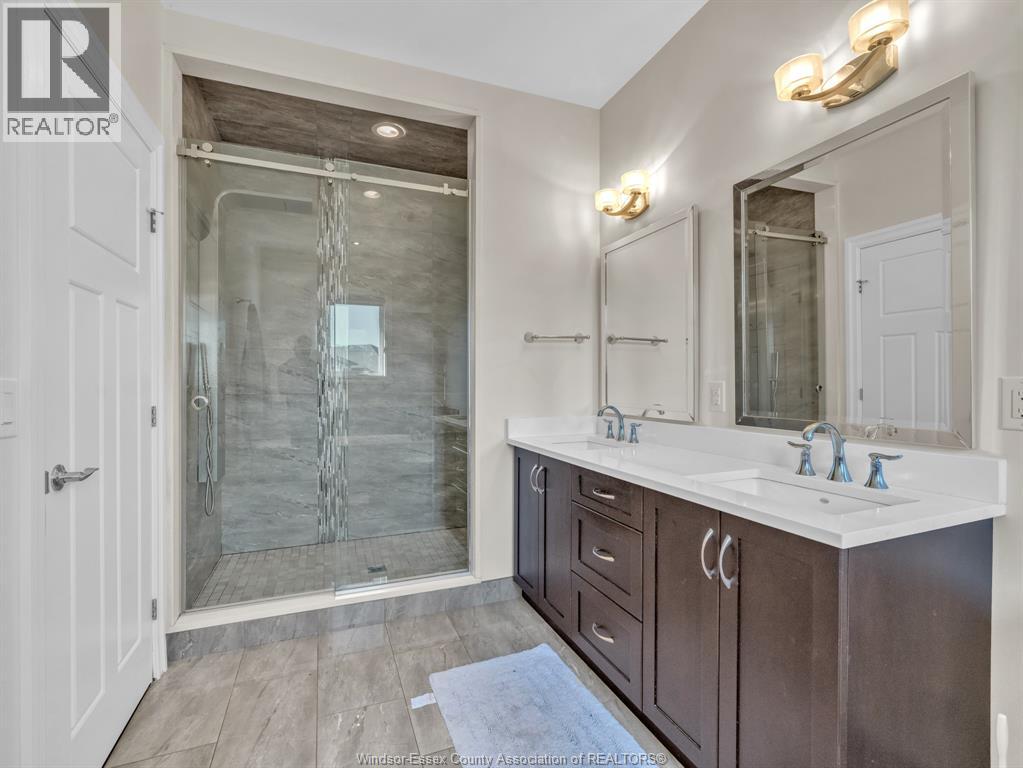 211 ROBSON - Image 15