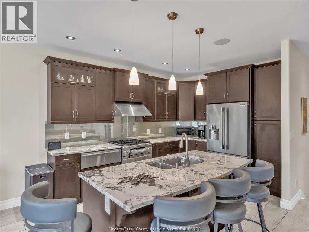 211 ROBSON - Image 8