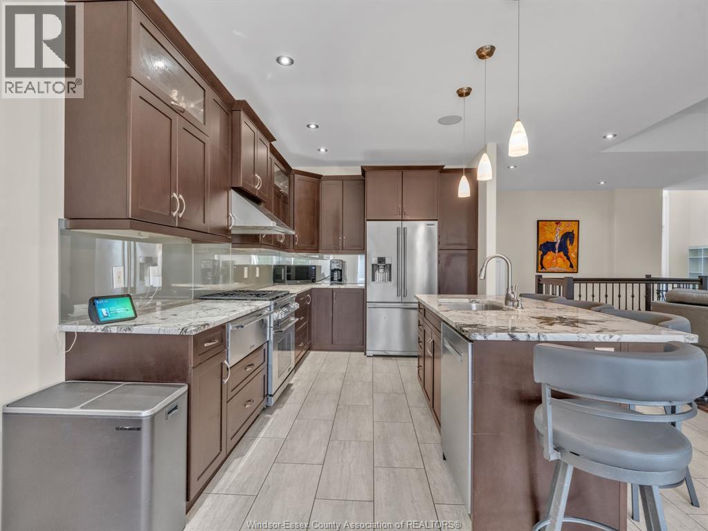 211 ROBSON - Image 9