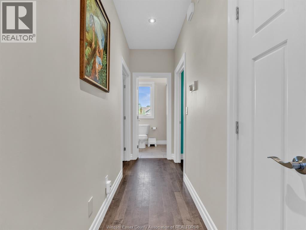 211 ROBSON - 17