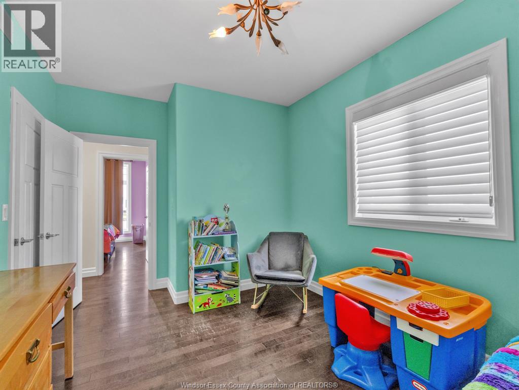 211 ROBSON - Image 23