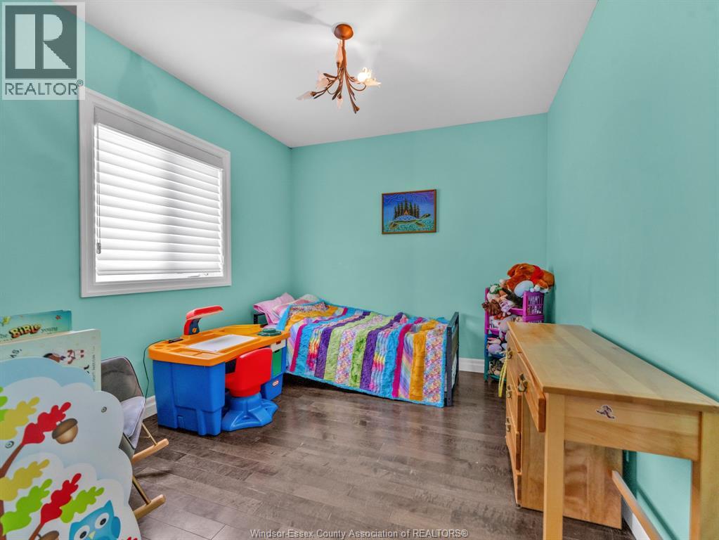 211 ROBSON - Image 22
