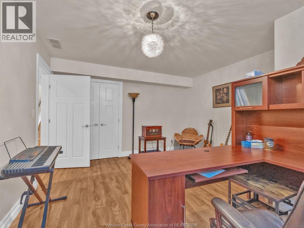 211 ROBSON - Image 34