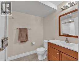 211 Robson, Leamington, ON N8H5R2 Photo 35