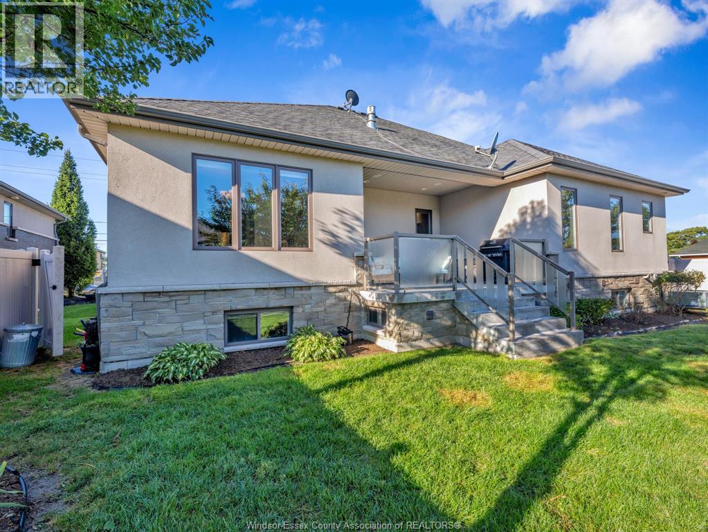 211 ROBSON - Image 45