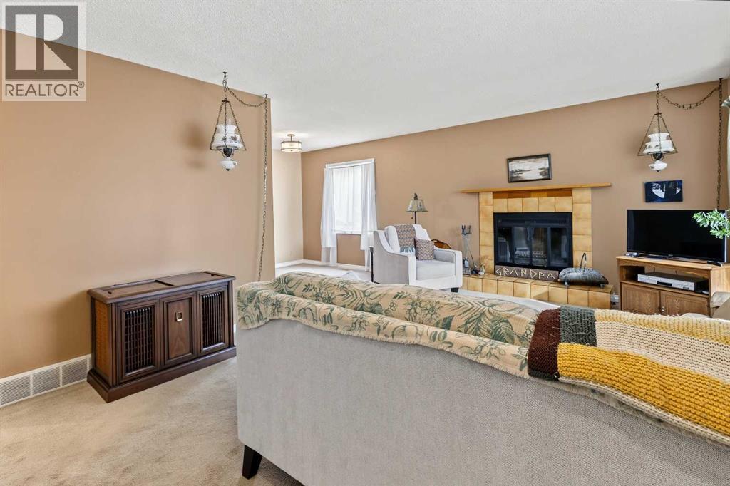 148 Marwood Circle NE - 3