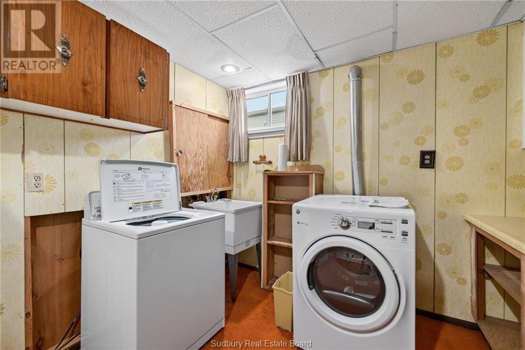 85 Ridgemount Avenue - 42