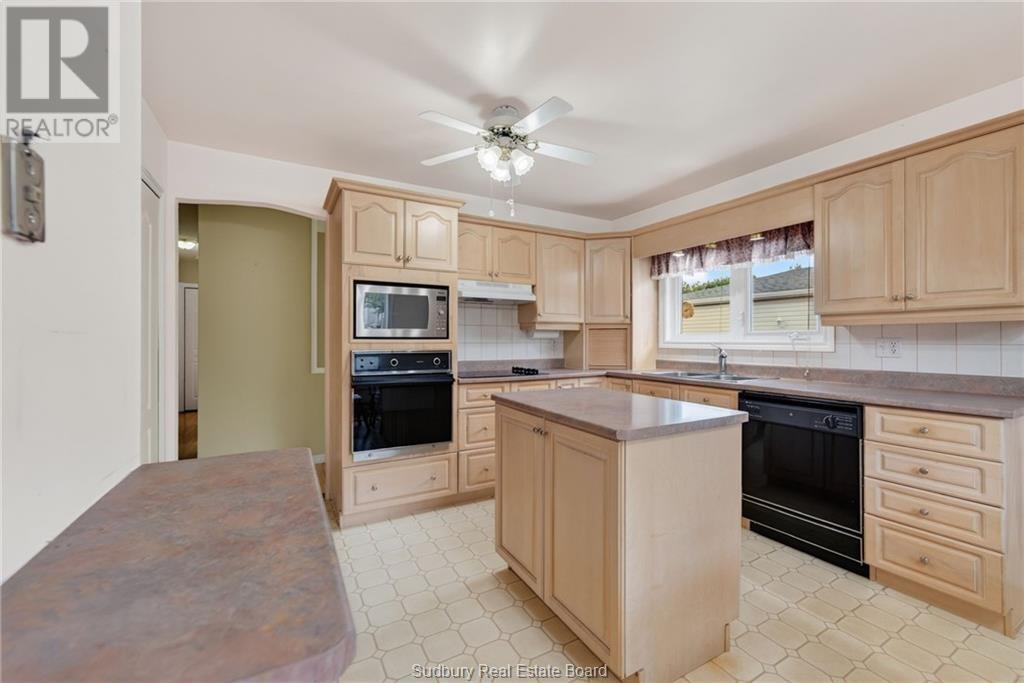 85 Ridgemount Avenue - 9