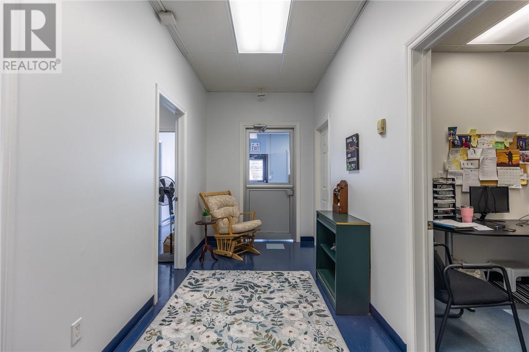 36 McIntyre Street - 35