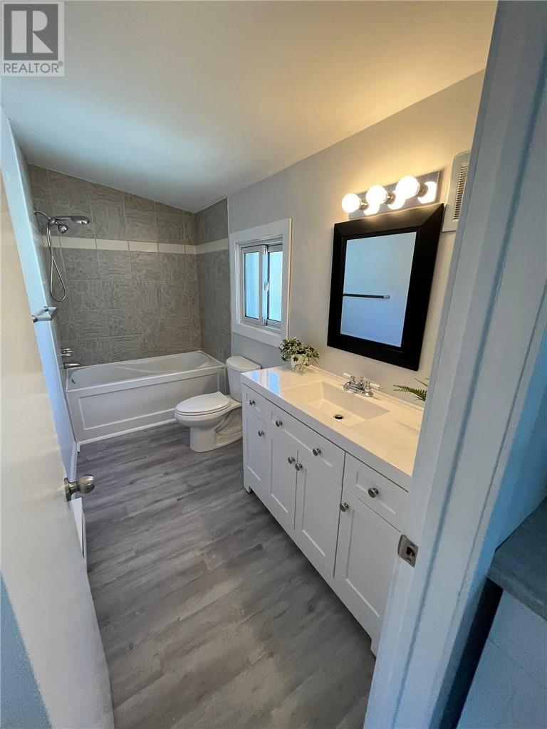 755 Ontario Street - Image 23