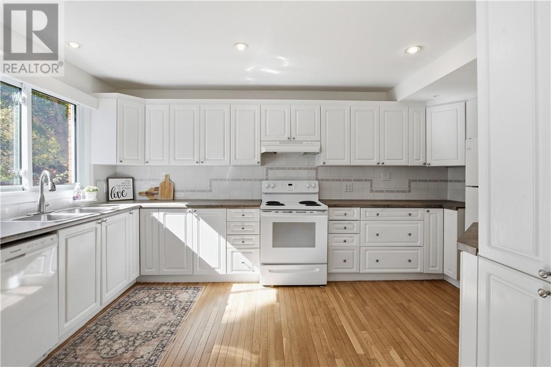928 Beverly - 10