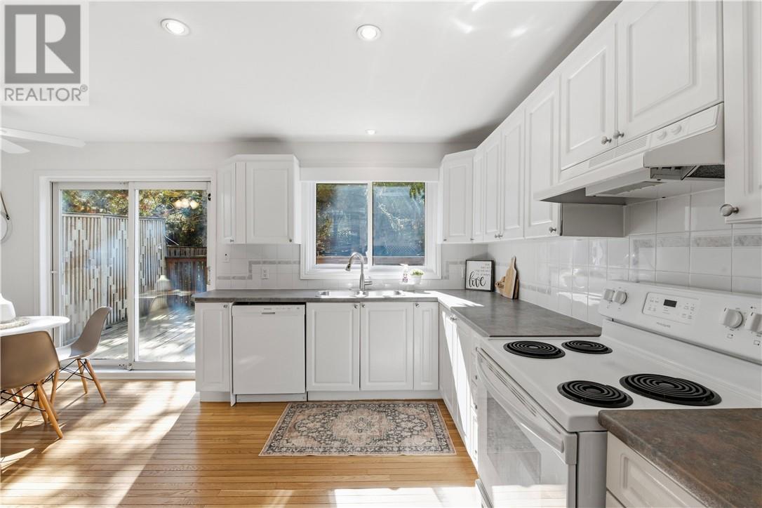 928 Beverly - Image 12