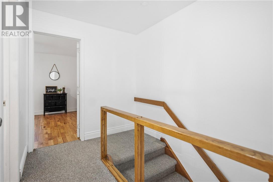 928 Beverly - 16