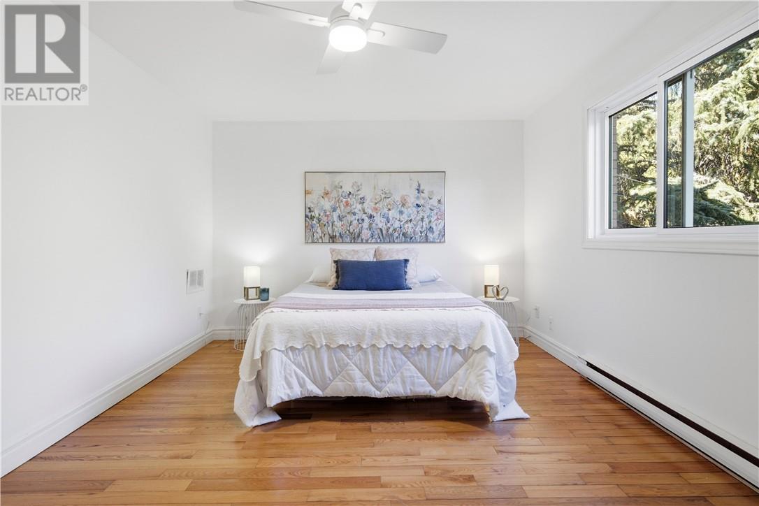 928 Beverly - Image 17