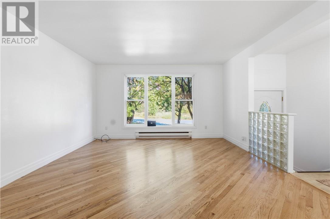 928 Beverly - 3