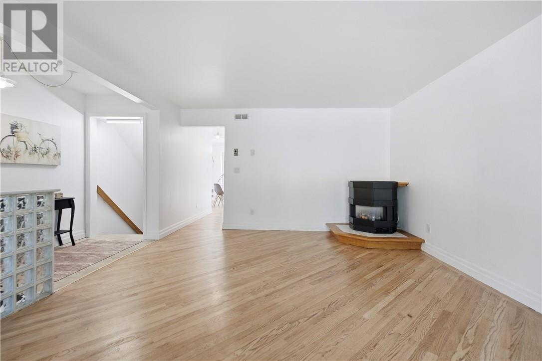 928 Beverly - Image 6