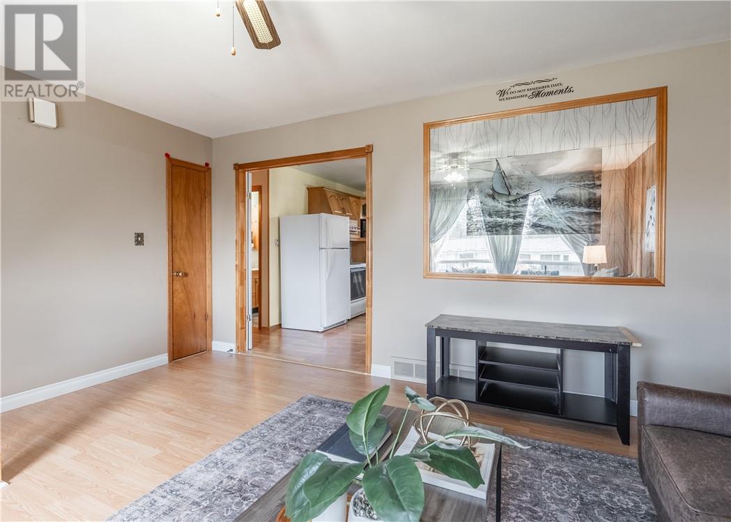 4738 Fergus Avenue - Image 4