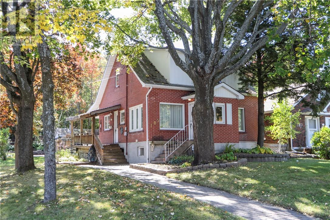 105 Wembley Drive - 1