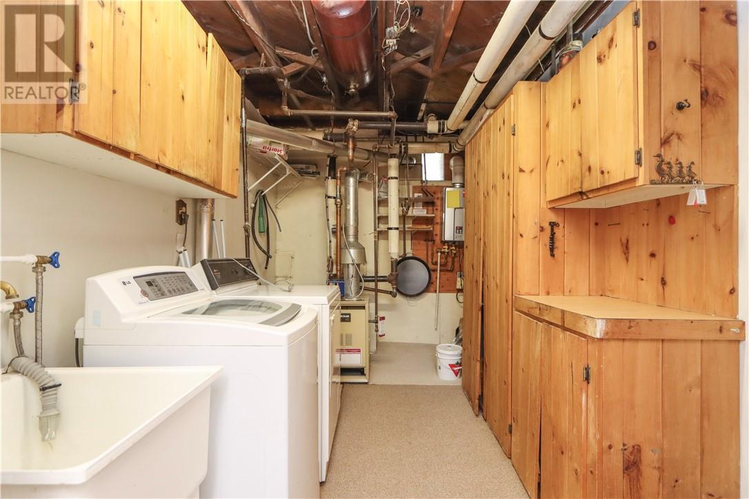 105 Wembley Drive - Image 45
