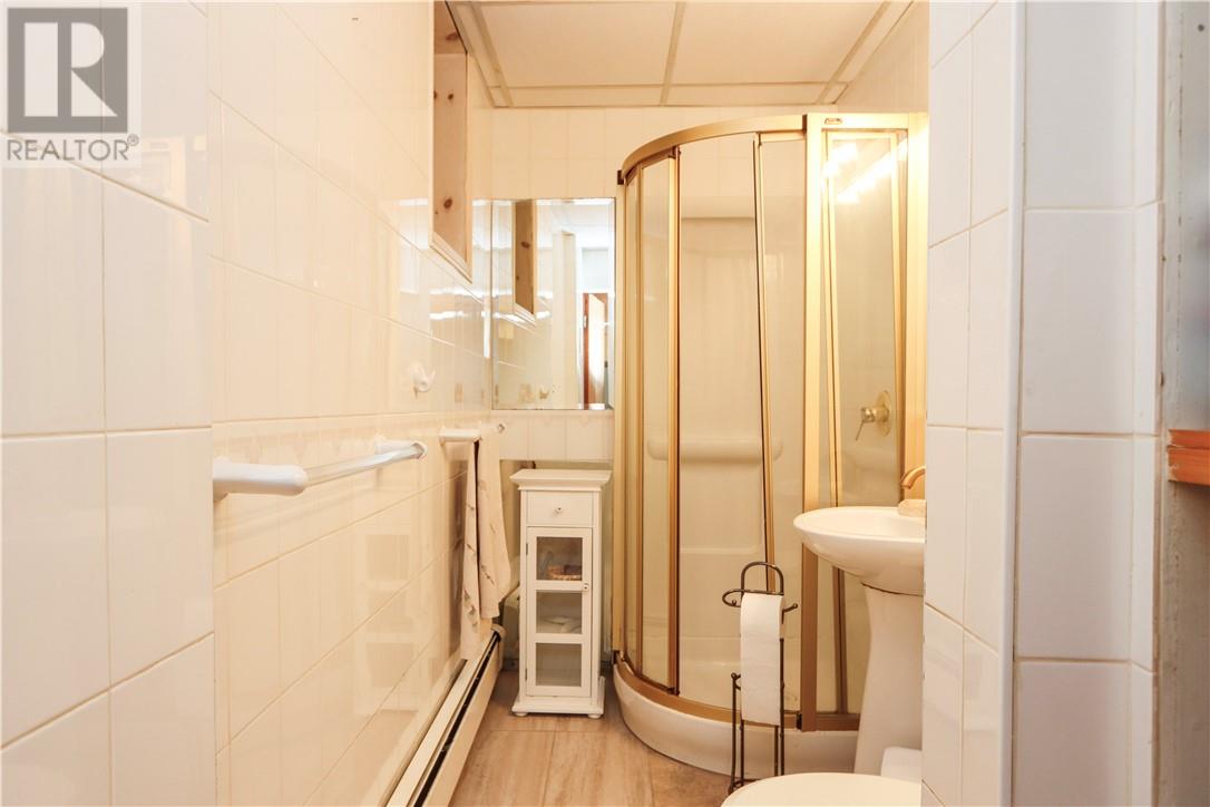 105 Wembley Drive - 50