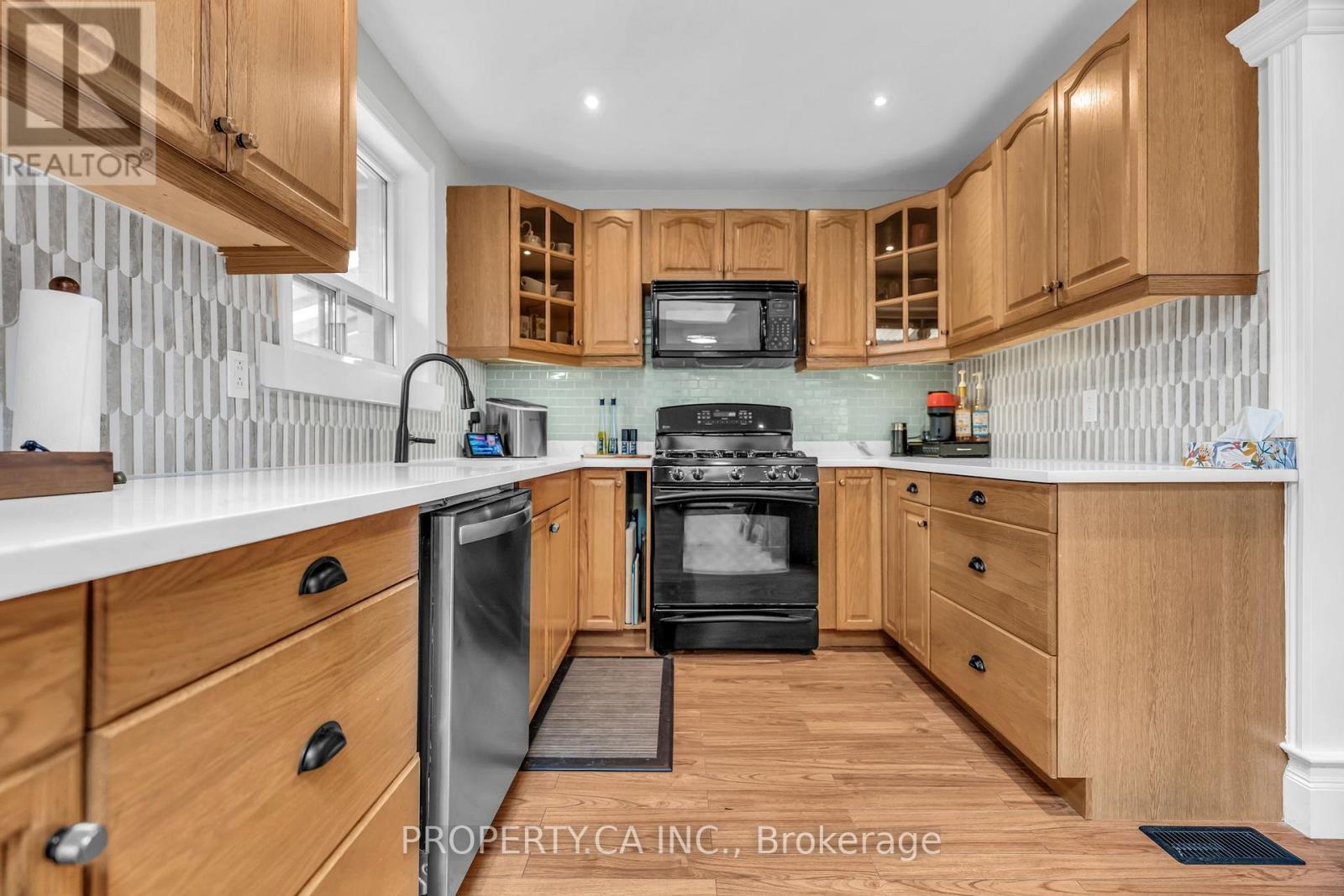 833 KROSNO BOULEVARD - 17
