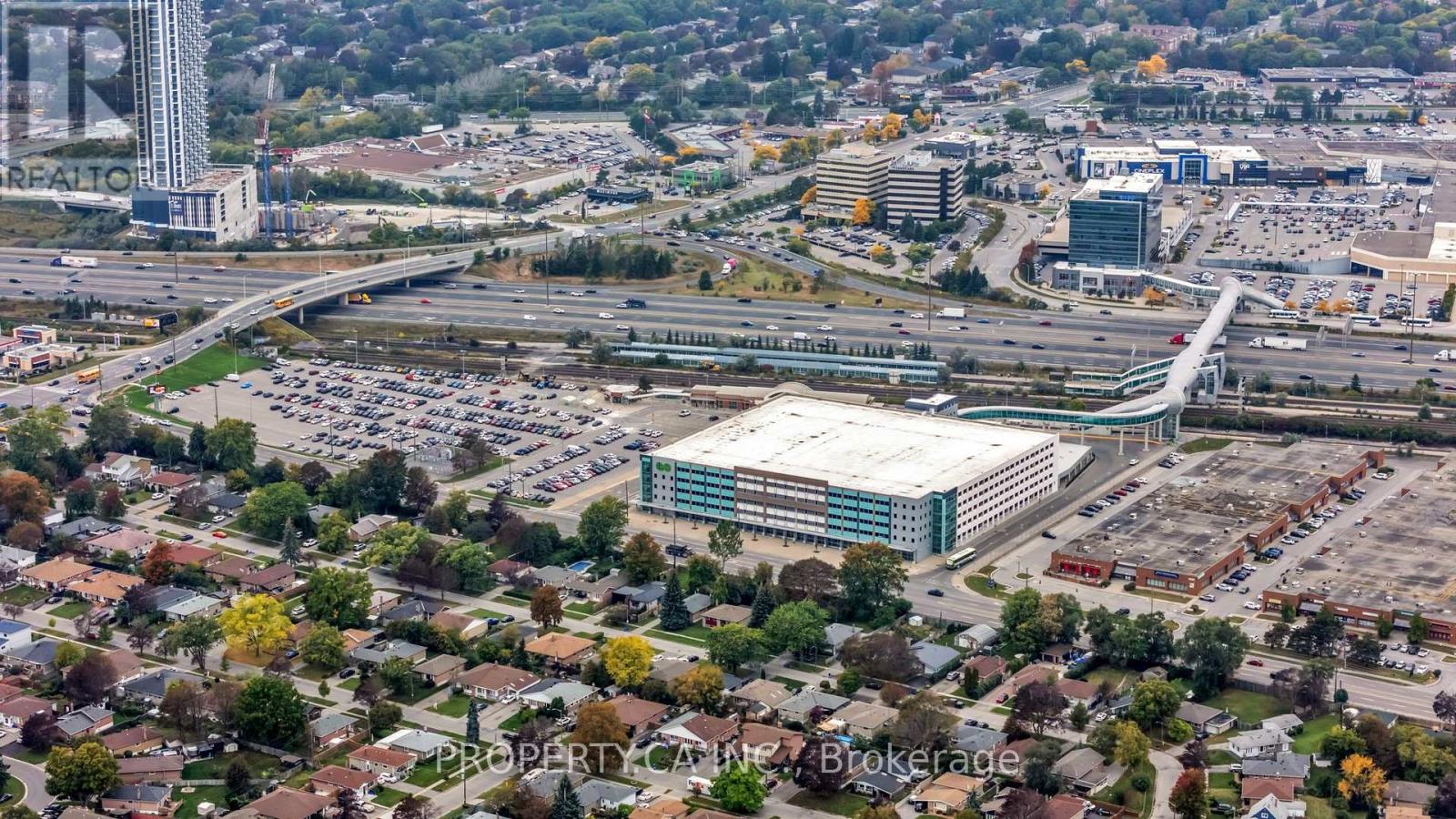 833 KROSNO BOULEVARD - Image 42