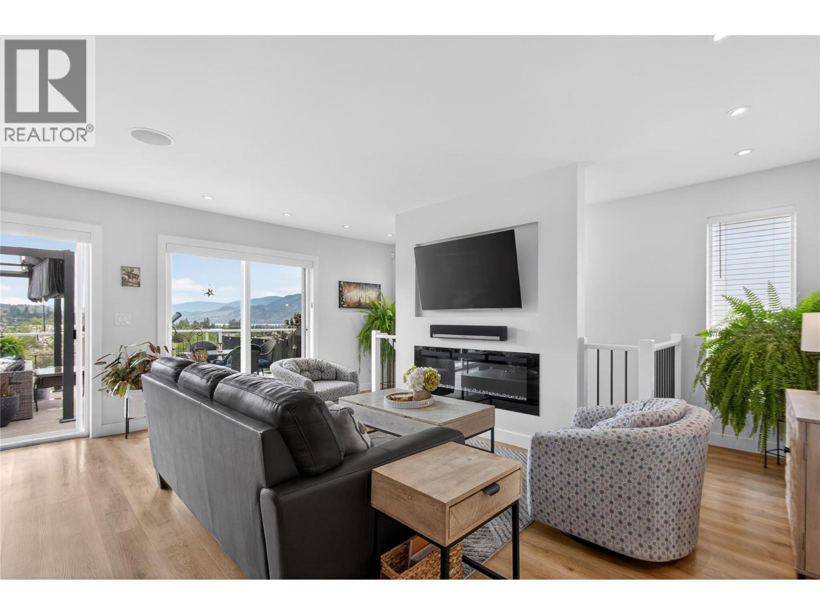 1070 MacCleave Avenue, Penticton