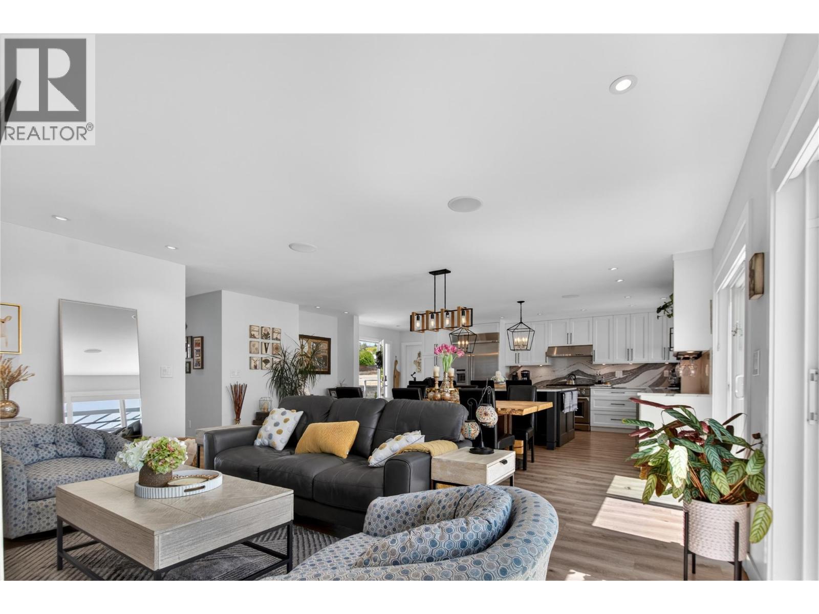 1070 MacCleave Avenue - 14