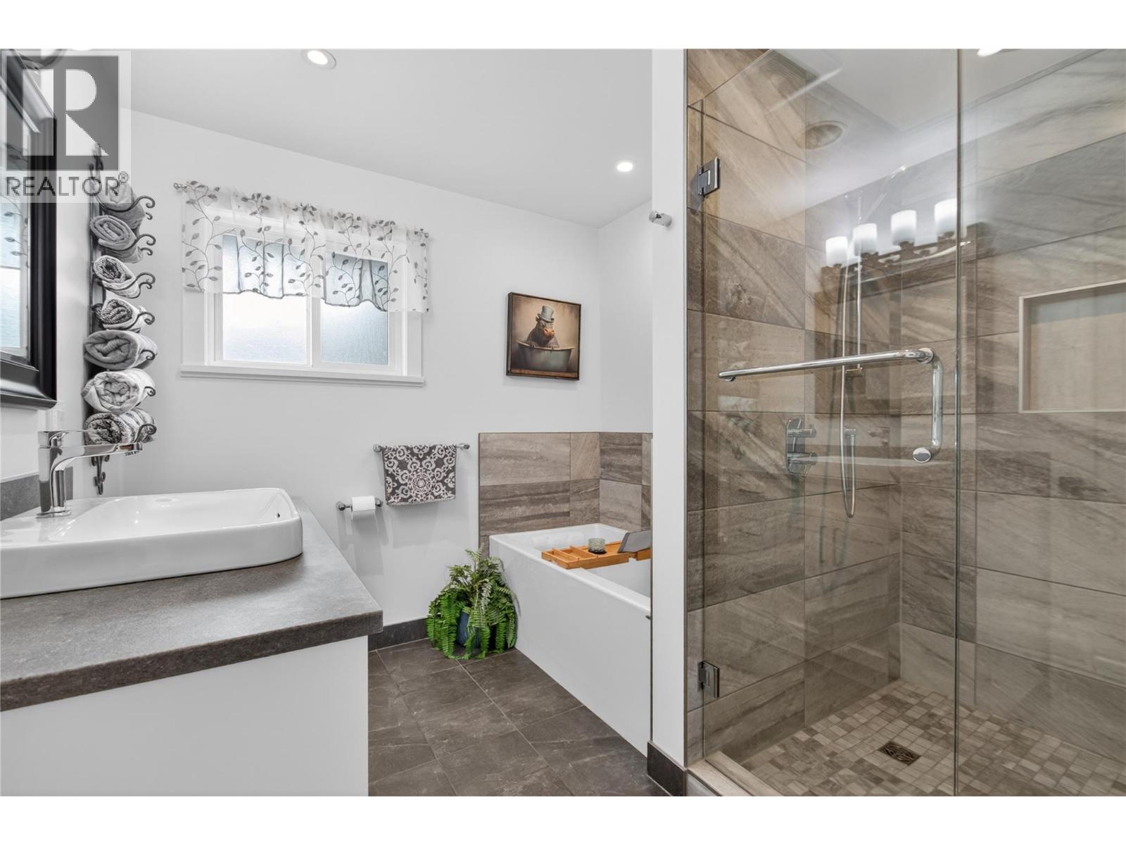 1070 MacCleave Avenue, Penticton