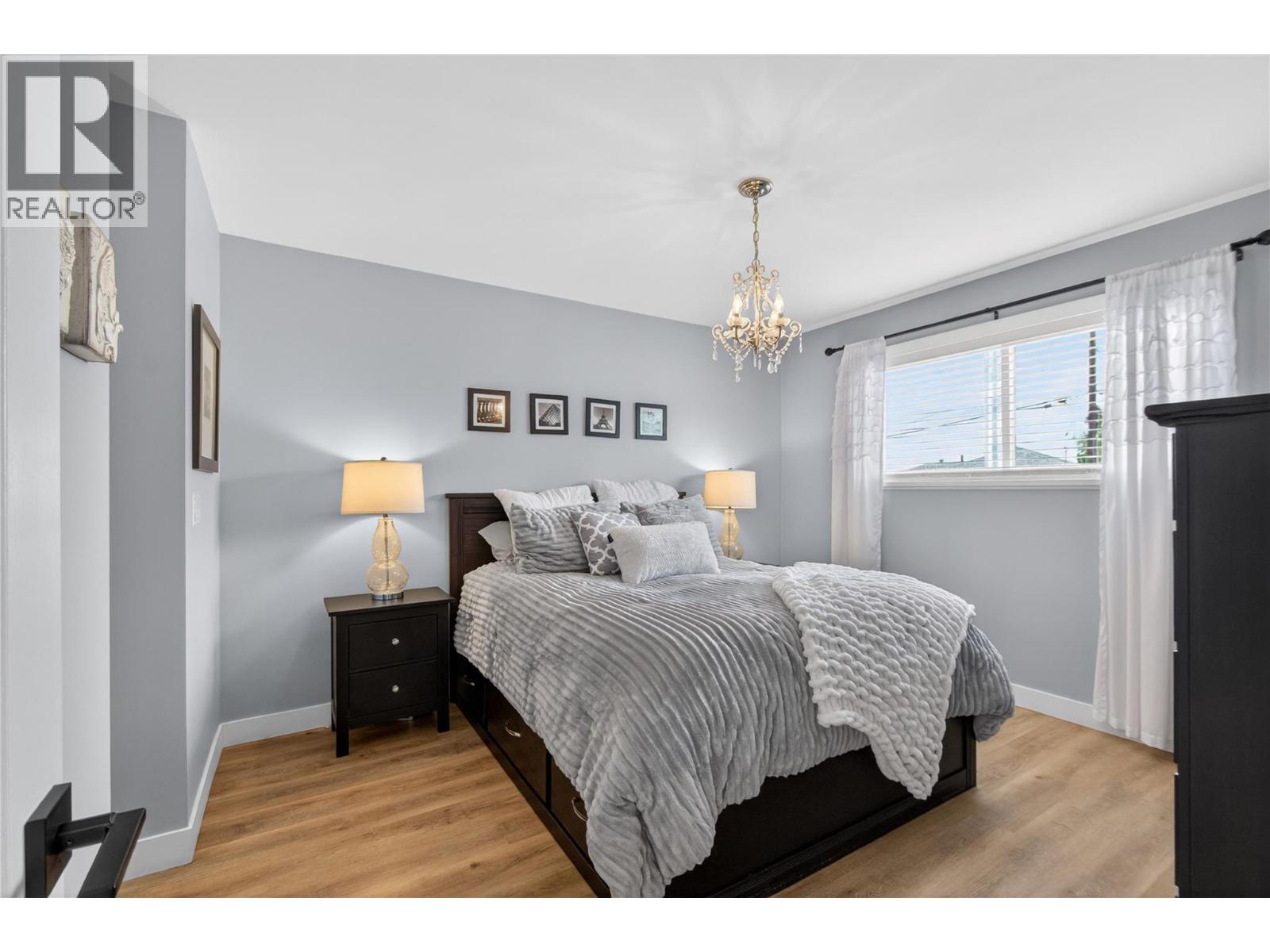 1070 MacCleave Avenue - 18