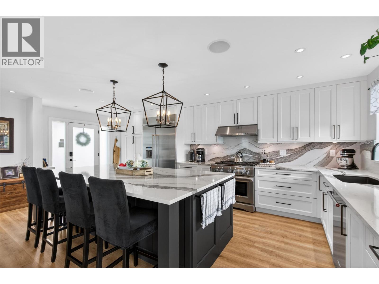 1070 MacCleave Avenue - 2