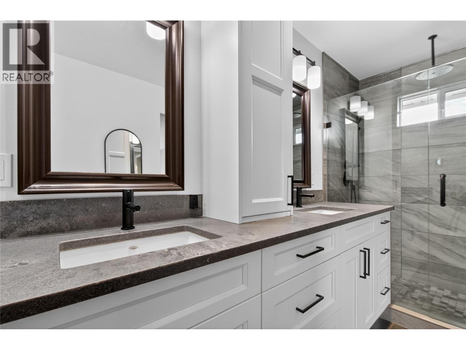 1070 MacCleave Avenue - 21