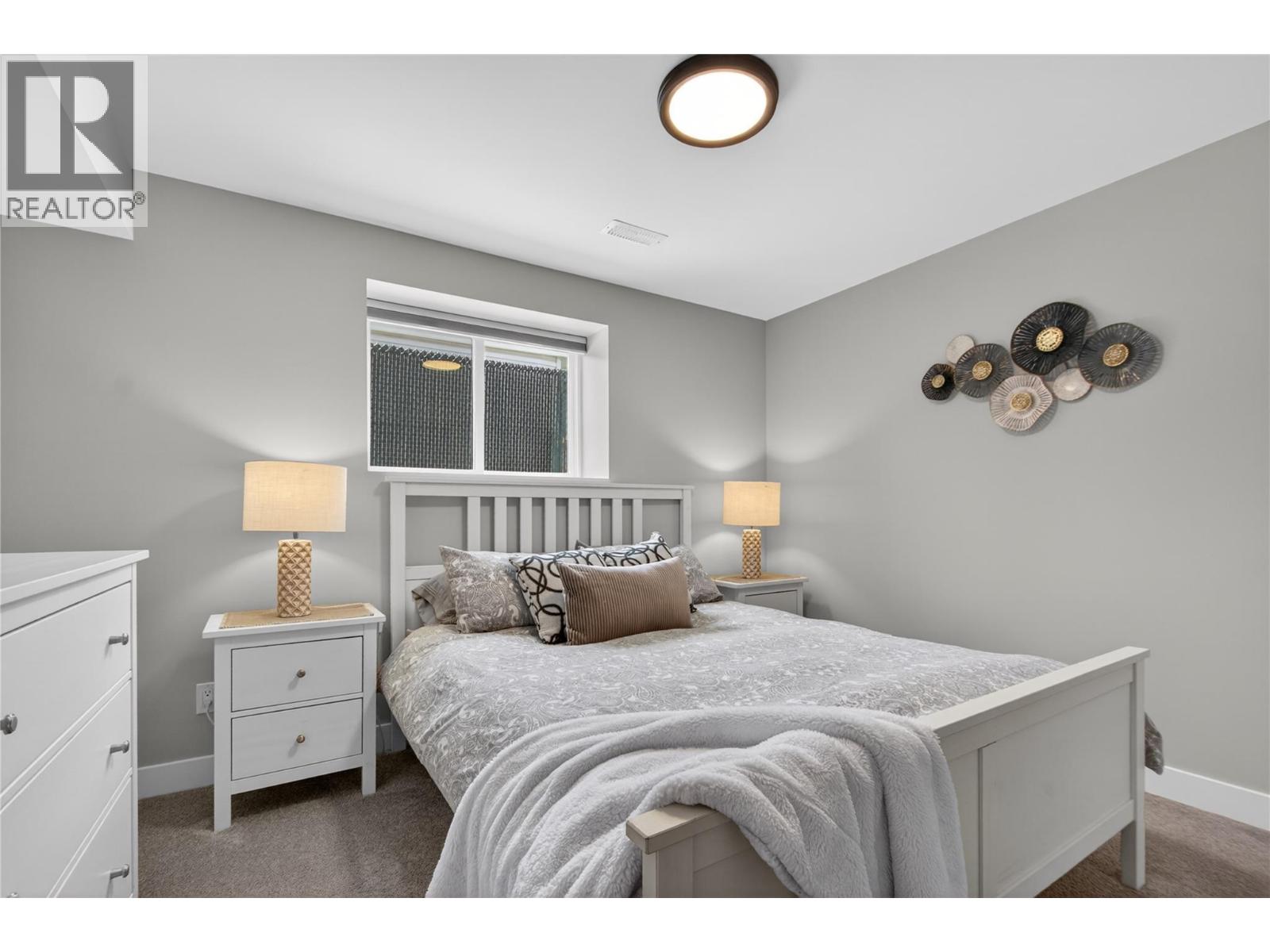 1070 MacCleave Avenue - 36