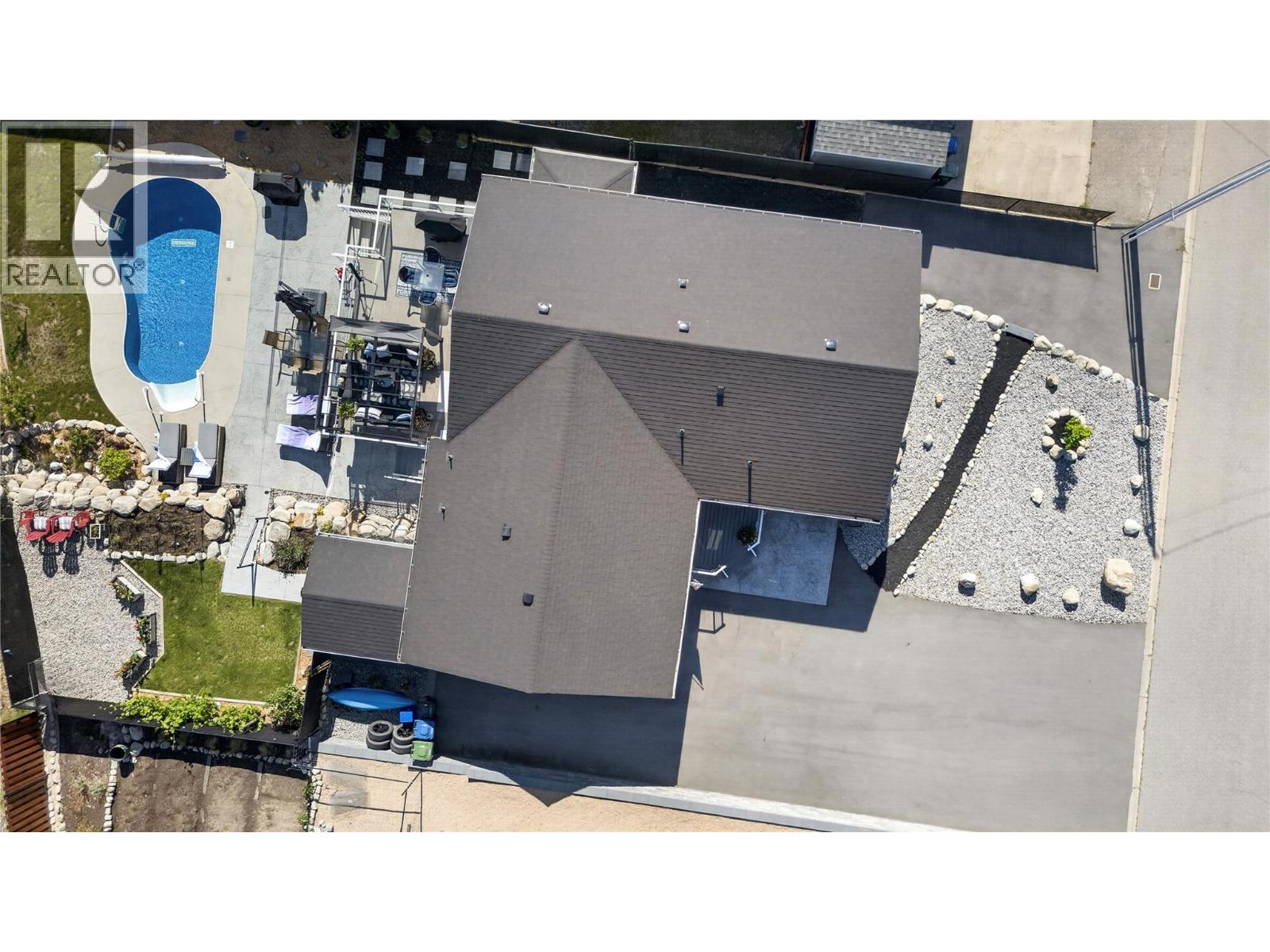1070 MacCleave Avenue - 42