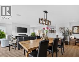 4pc Ensuite bath - 1070 Maccleave Avenue, Penticton, BC V2A3C6 Photo 12
