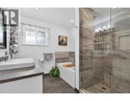 1070 Maccleave Avenue, Penticton, BC V2A3C6 Photo 17