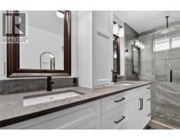 1070 Maccleave Avenue, Penticton, BC V2A3C6 Photo 21