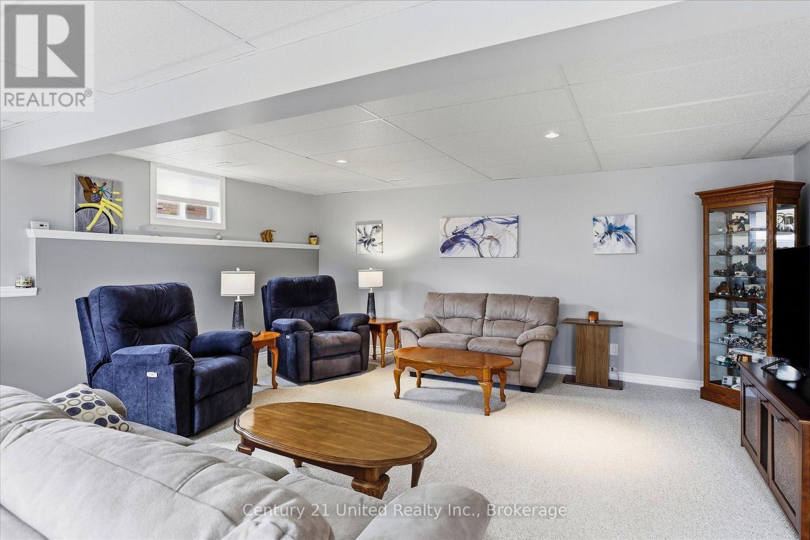 2318 SUMAC STREET - 23
