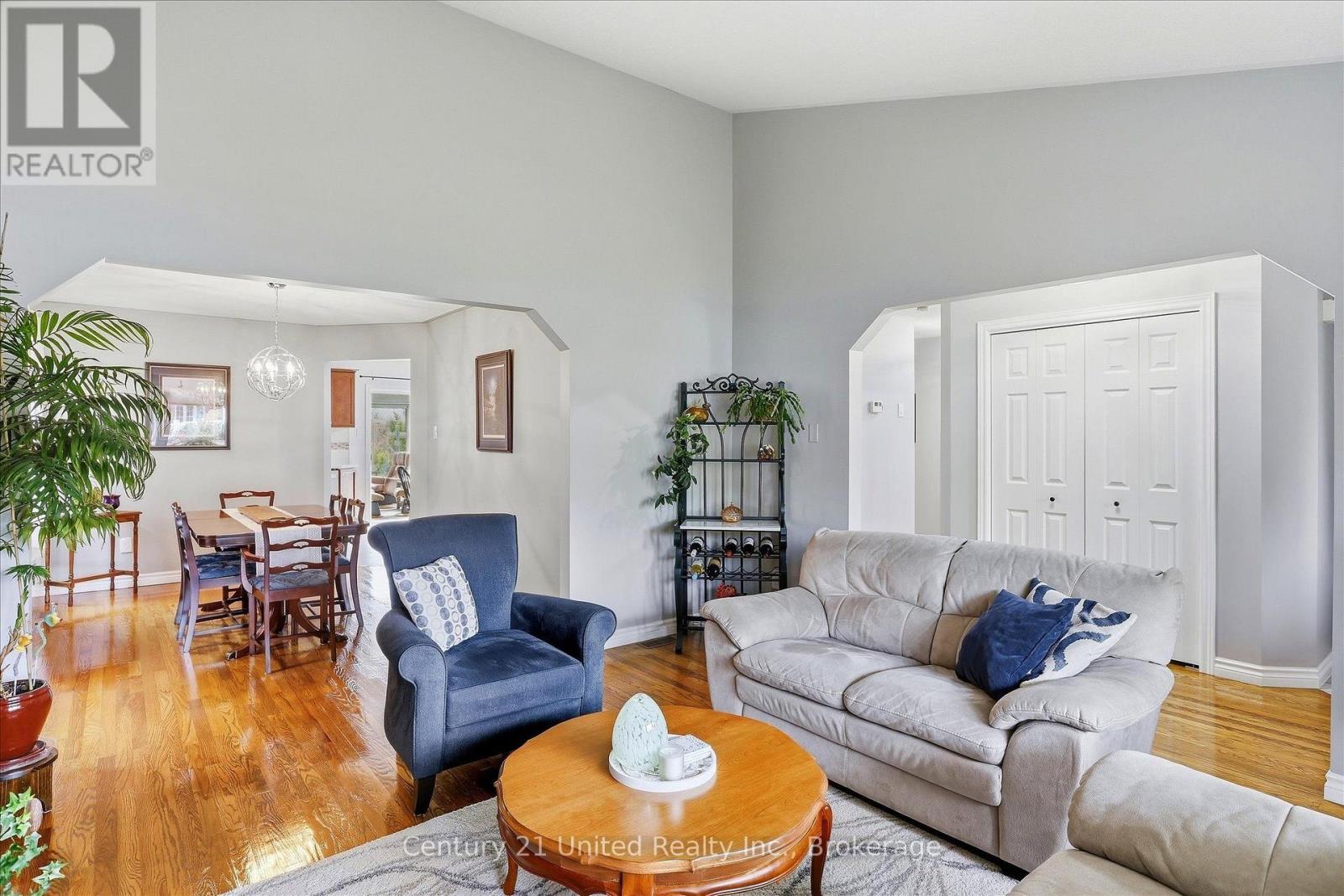 2318 SUMAC STREET - Image 5
